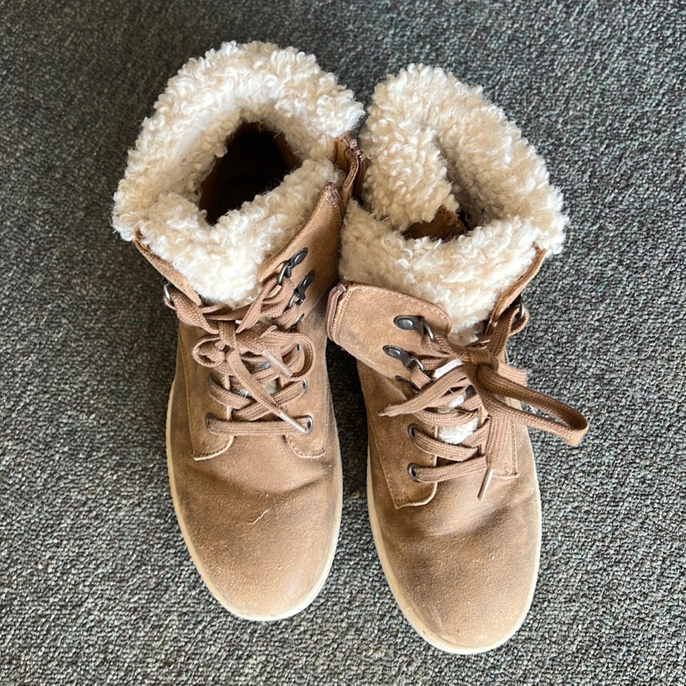 Super comfy ladies boots (size 9)